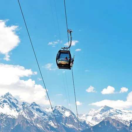 Chalet In With Mountain View *