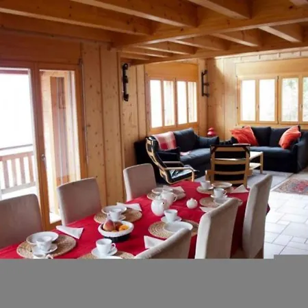 Chalet In With Mountain View